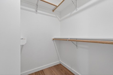 Beautiful remodel from the studs in! Farmhouse styling with 3 - photo 40
