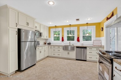 3404 Sq ft Home on 5.28 acres fronting Bayou Talla. This beauty - photo 47