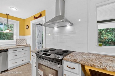 3404 Sq ft Home on 5.28 acres fronting Bayou Talla. This beauty - photo 48