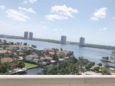 Little Maule Lake Condo For Sale in Aventura Florida