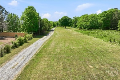 Charming updated 1940's white Farmhouse with 4 bedrooms & 2.5 - photo 7