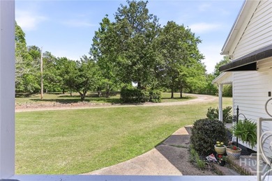 Charming updated 1940's white Farmhouse with 4 bedrooms & 2.5 - photo 8