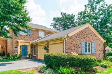 Lake Townhome/Townhouse For Sale in Northbrook, Illinois