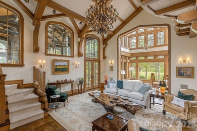 Welcome to 8 Fairway Place, where timeless architecture - photo 11