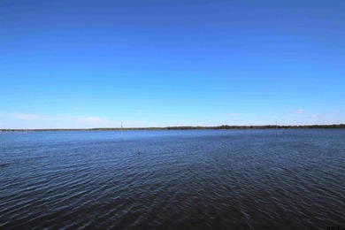 Set behind the gates of Brook Harbor on the renowned shores of - photo 11
