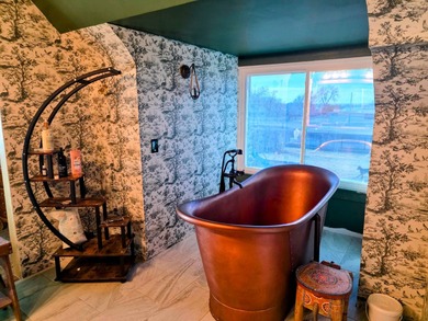 (private lake, pond, creek) Home For Sale in Syracuse Kansas