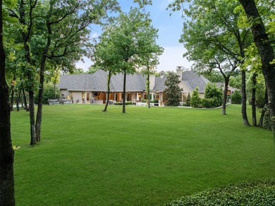 This sophisticated single-story home on a premier 1.6-acre - photo 4