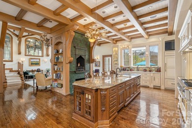 Welcome to 8 Fairway Place, where timeless architecture - photo 16