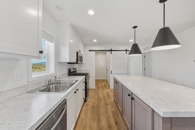 NEW, modern 3-bedroom, 2-bathroom home and a pole barn on a - photo 18