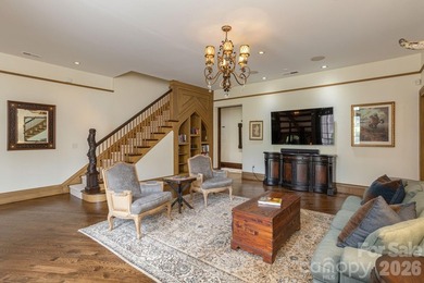 Welcome to 8 Fairway Place, where timeless architecture - photo 20