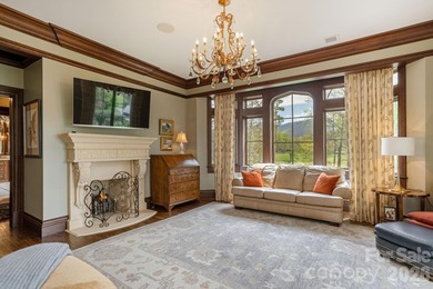 Welcome to 8 Fairway Place, where timeless architecture - photo 22