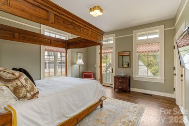 Welcome to 8 Fairway Place, where timeless architecture - photo 25