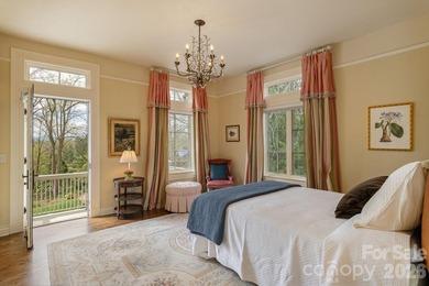 Welcome to 8 Fairway Place, where timeless architecture - photo 26