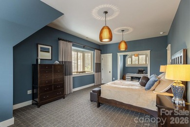 Welcome to 8 Fairway Place, where timeless architecture - photo 30