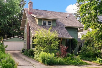 This beautifully updated 4-bedroom, 2.5-bath home blends - photo 35