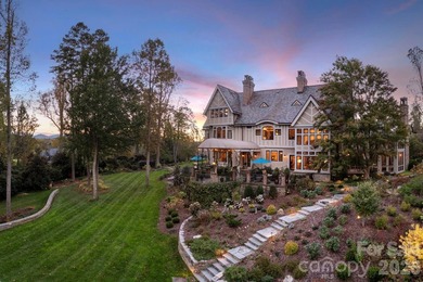 Welcome to 8 Fairway Place, where timeless architecture - photo 44