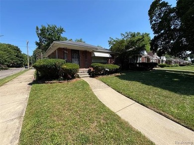 Welcome to this well-maintained 3-bedroom, 2-bath brick ranch - photo 2
