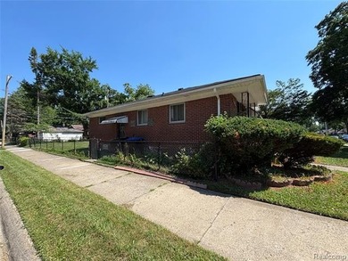 Welcome to this well-maintained 3-bedroom, 2-bath brick ranch - photo 3