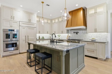 Looking for timeless luxury in a quiet, serene neighborhood that - photo 12