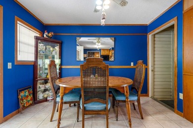 This Lake Hamilton home is located in a Quiet Cove right off the - photo 12