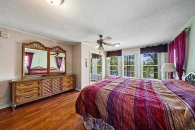 This Lake Hamilton home is located in a Quiet Cove right off the - photo 15