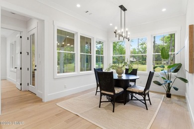 Looking for timeless luxury in a quiet, serene neighborhood that - photo 16