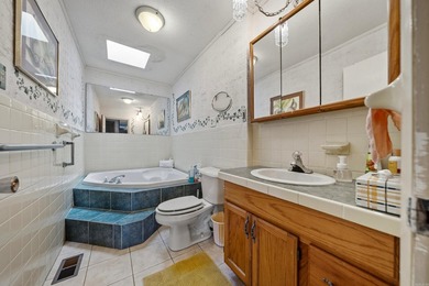 This Lake Hamilton home is located in a Quiet Cove right off the - photo 16