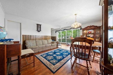 This Lake Hamilton home is located in a Quiet Cove right off the - photo 21