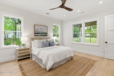 Looking for timeless luxury in a quiet, serene neighborhood that - photo 23