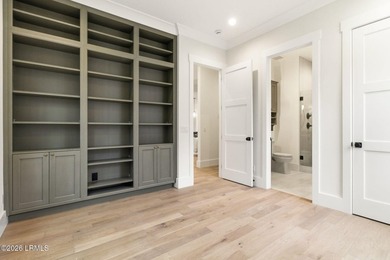 Looking for timeless luxury in a quiet, serene neighborhood that - photo 28