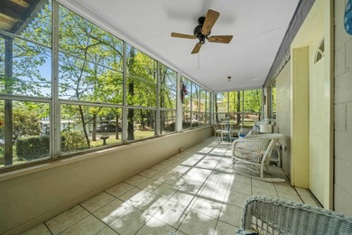 This Lake Hamilton home is located in a Quiet Cove right off the - photo 28
