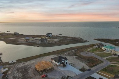 Welcome to your Waterfront coastal dream home on half acre lot - photo 4