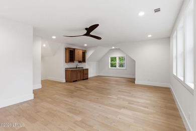 Looking for timeless luxury in a quiet, serene neighborhood that - photo 41