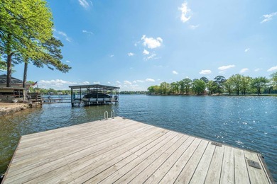 This Lake Hamilton home is located in a Quiet Cove right off the - photo 42