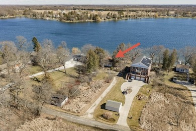 Don't miss out on owning this property with 100' of lake - photo 2