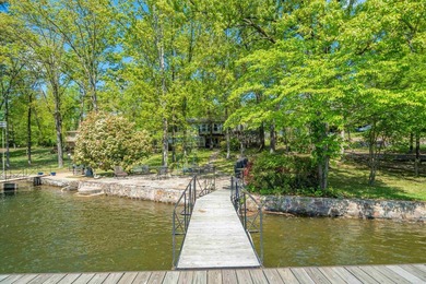 This Lake Hamilton home is located in a Quiet Cove right off the - photo 43