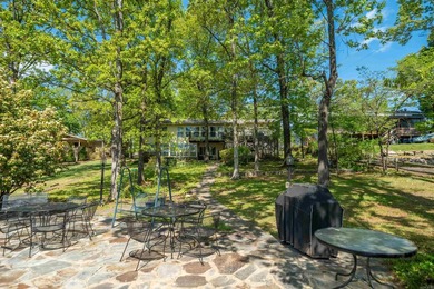 This Lake Hamilton home is located in a Quiet Cove right off the - photo 45