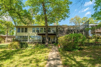 This Lake Hamilton home is located in a Quiet Cove right off the - photo 46