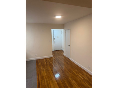 Welcome to this delightful junior 4 co-op nestled in the - photo 4