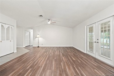 Country Cutie! Lovely 3 bed 2 bath lake front home situated on - photo 10
