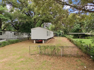 Escape the city and enjoy peaceful living near beautiful Cedar - photo 2