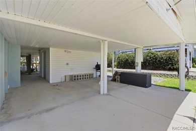 Experience the best of Crystal River waterfront living in the - photo 9