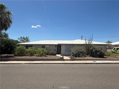 Discover the potential in this 3-bedroom, 2-bath home offering - photo 1