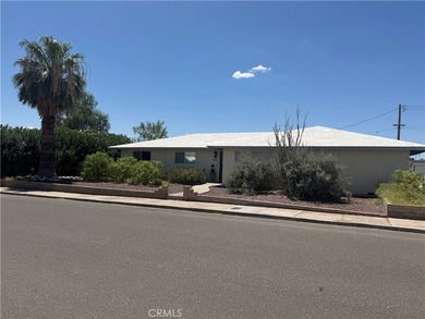 Discover the potential in this 3-bedroom, 2-bath home offering - photo 2