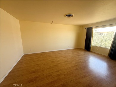 Discover the potential in this 3-bedroom, 2-bath home offering - photo 5