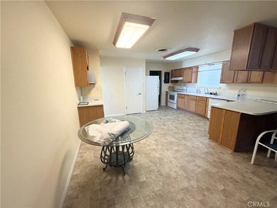Discover the potential in this 3-bedroom, 2-bath home offering - photo 8