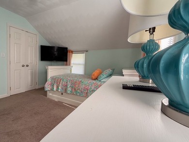 Instant opportunity as turn-key beach house and/or vacation - photo 29