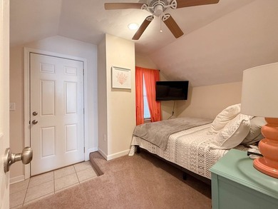 Instant opportunity as turn-key beach house and/or vacation - photo 30