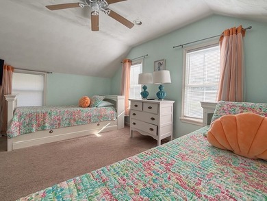 Instant opportunity as turn-key beach house and/or vacation - photo 32