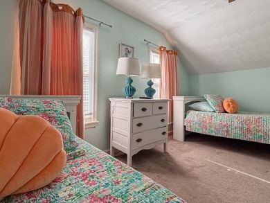 Instant opportunity as turn-key beach house and/or vacation - photo 33